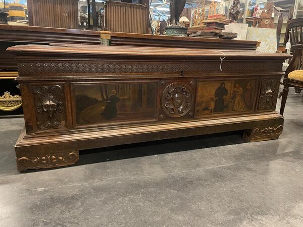 18th century walnut trunk. 175x62x62H cm