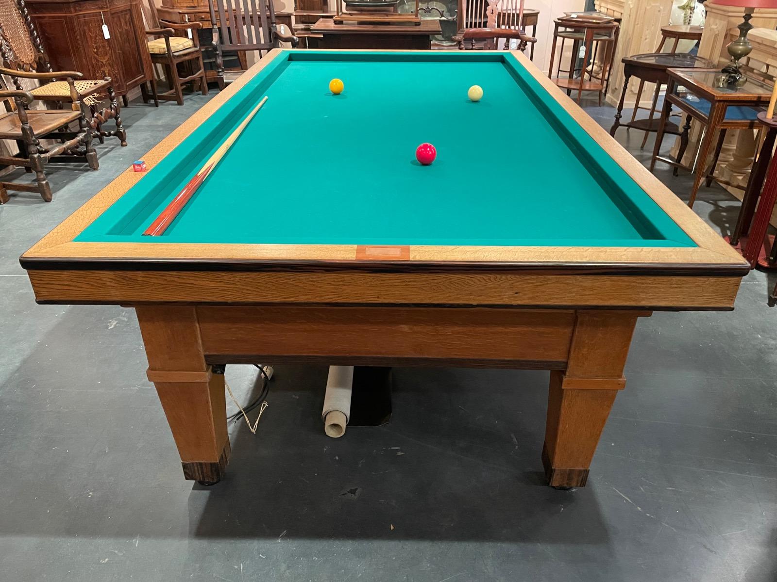 Art deco billiard table. 255x140x80H cm