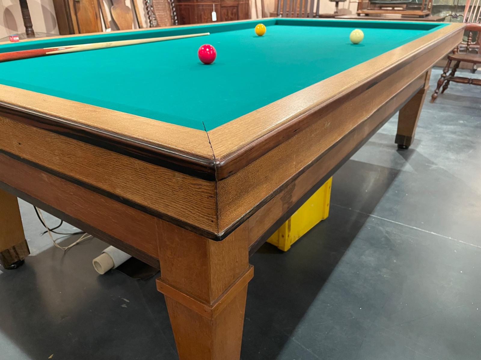 Art deco billiard table. 255x140x80H cm