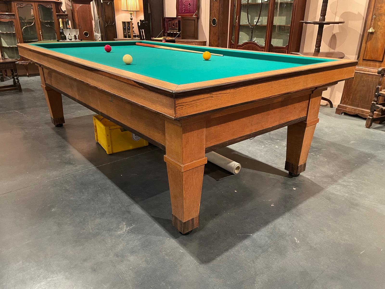 Art deco billiard table. 255x140x80H cm