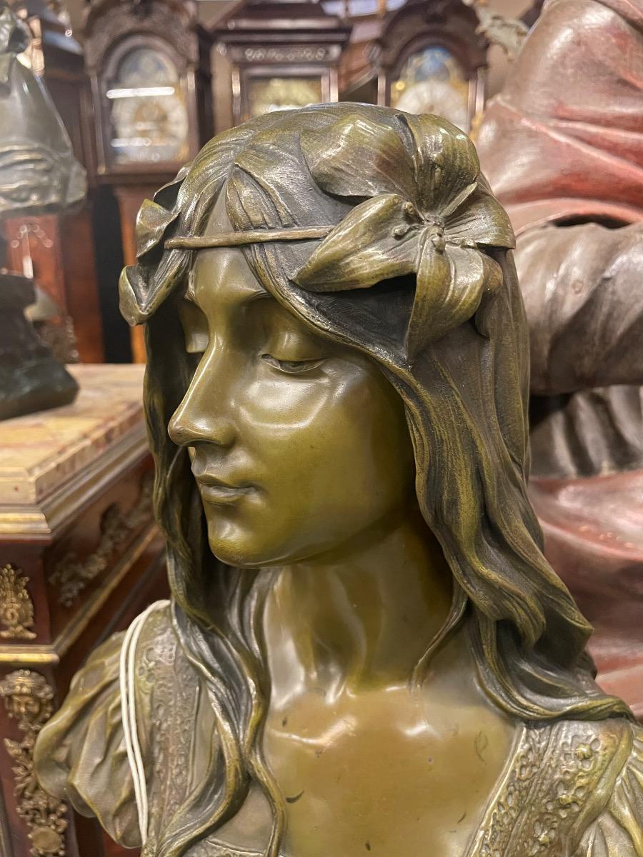 Bronze art nouveau in bust by George Coudray. 42h cm 