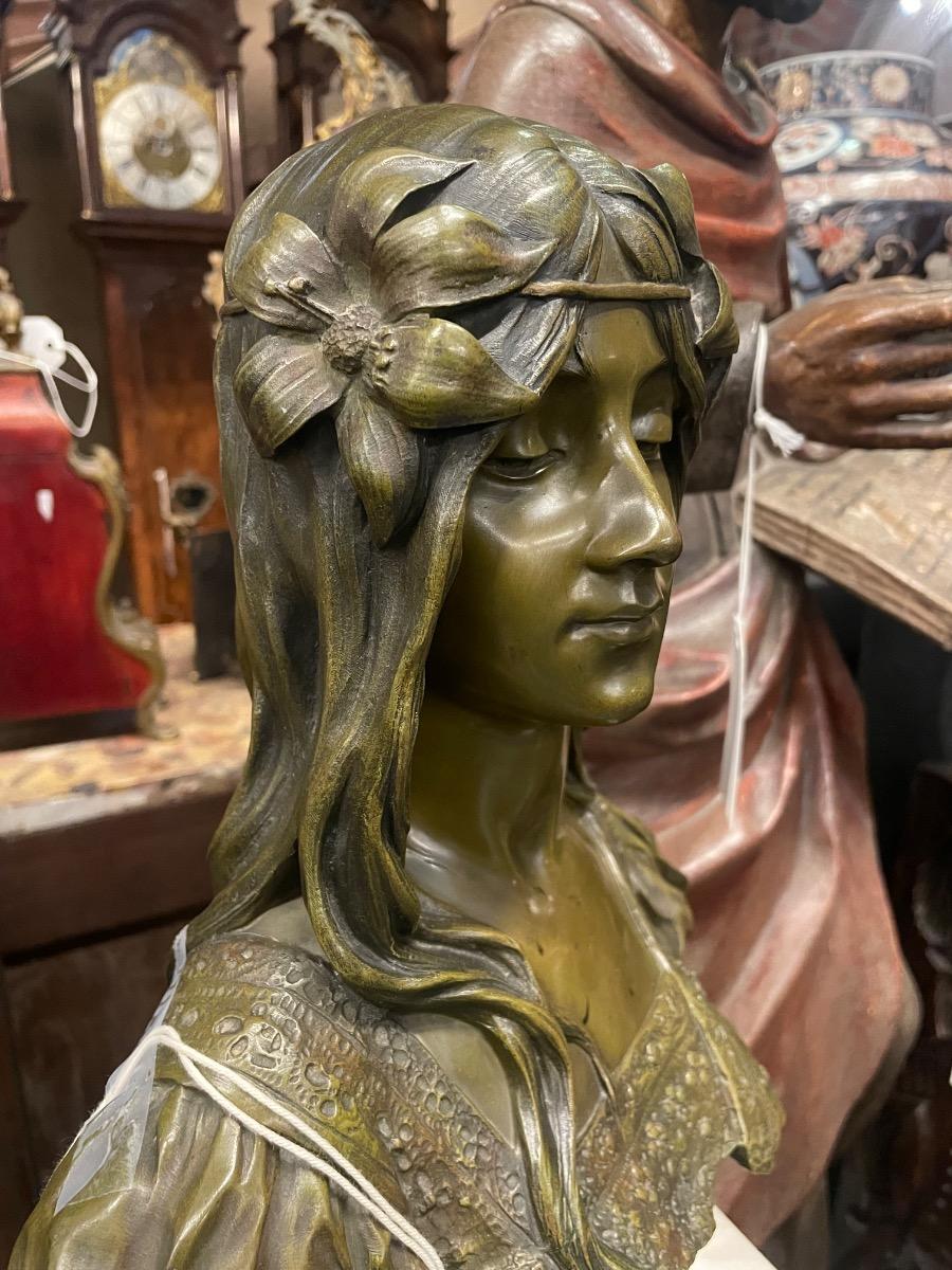 Bronze art nouveau in bust by George Coudray. 42h cm 