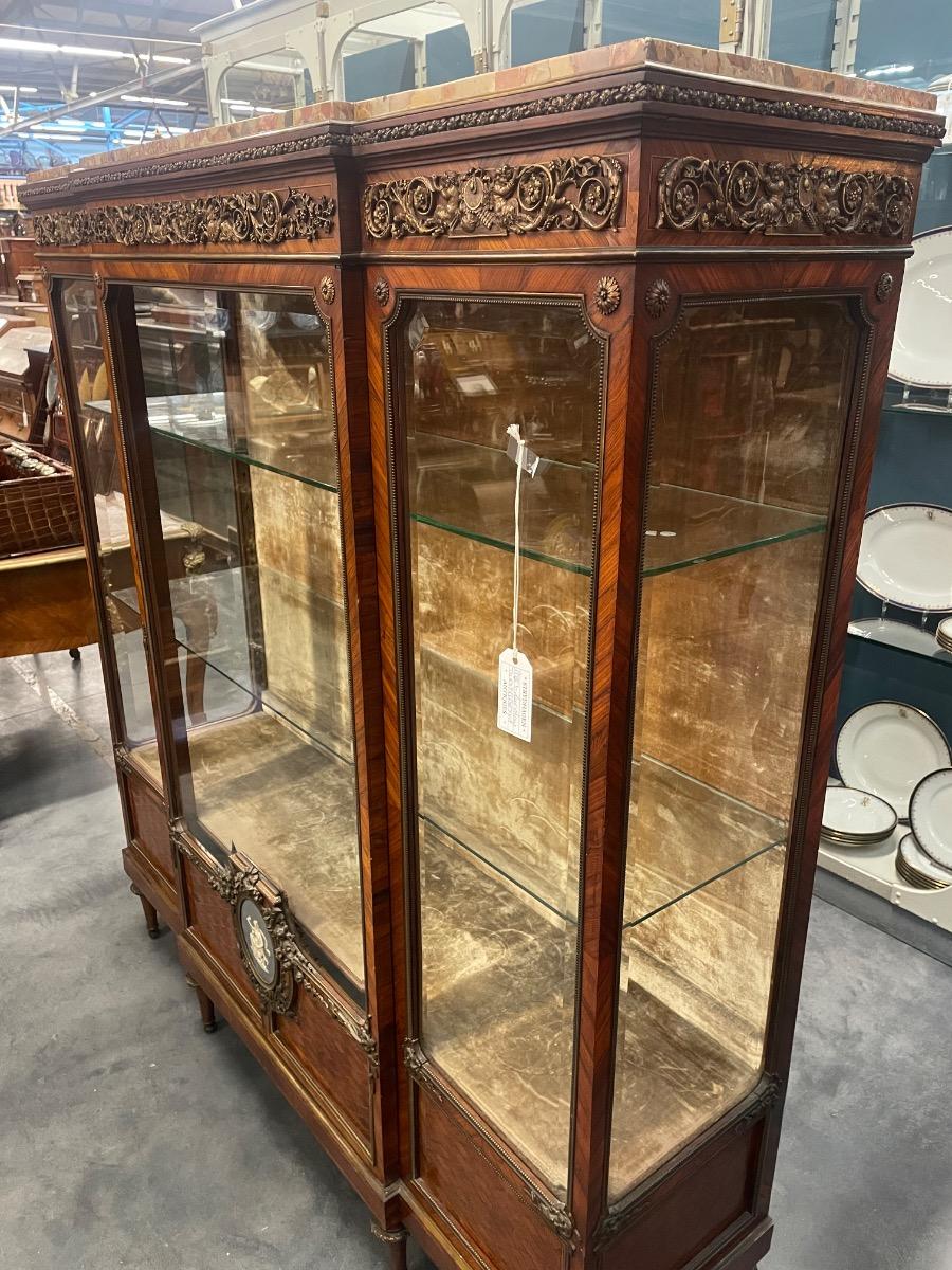 High quality Napoleon III vitrine. 150x40x163H cm